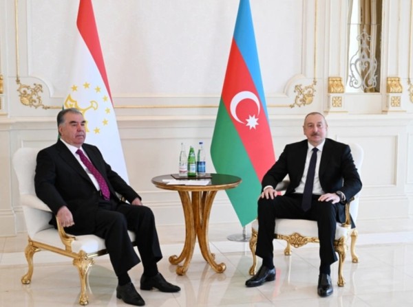ilham-eliyevin-emomeli-rehmon-ile-tekbetek-gorusu-olub